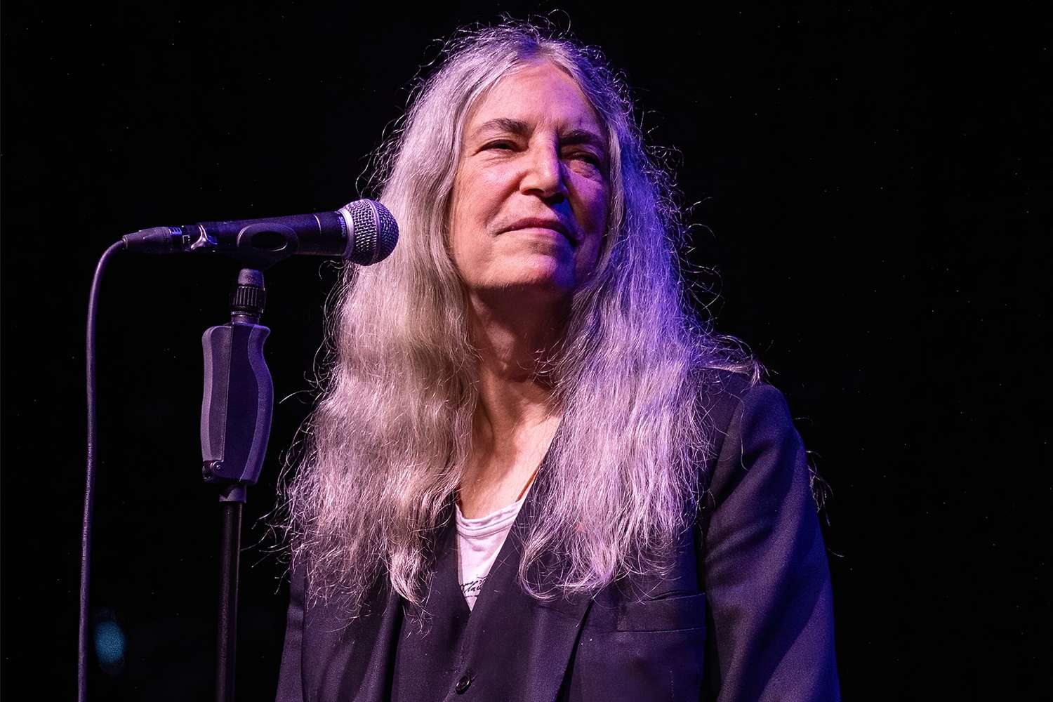Featured image for Patti Smith Released from Italian Hospital, in Good Health