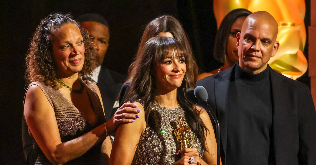 Featured image for Rashida Jones Honors Quincy at Star-Studded Governors Awards