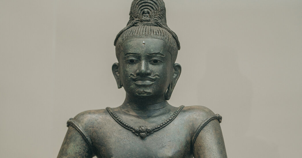 Featured image for "Metropolitan Museum of Art to Repatriate 16 Looted Ancient Treasures"