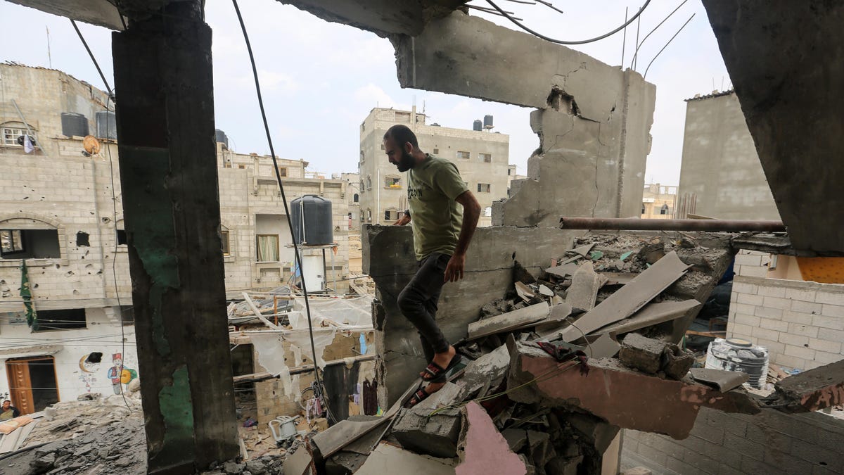 "Israel-Hamas Conflict: Rising Death Toll and International Investigations"