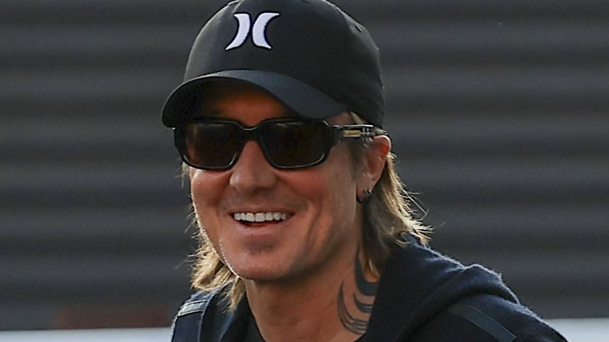 "Keith Urban's Memorable Week: From Hall of Fame Induction to Family Time in Sydney"