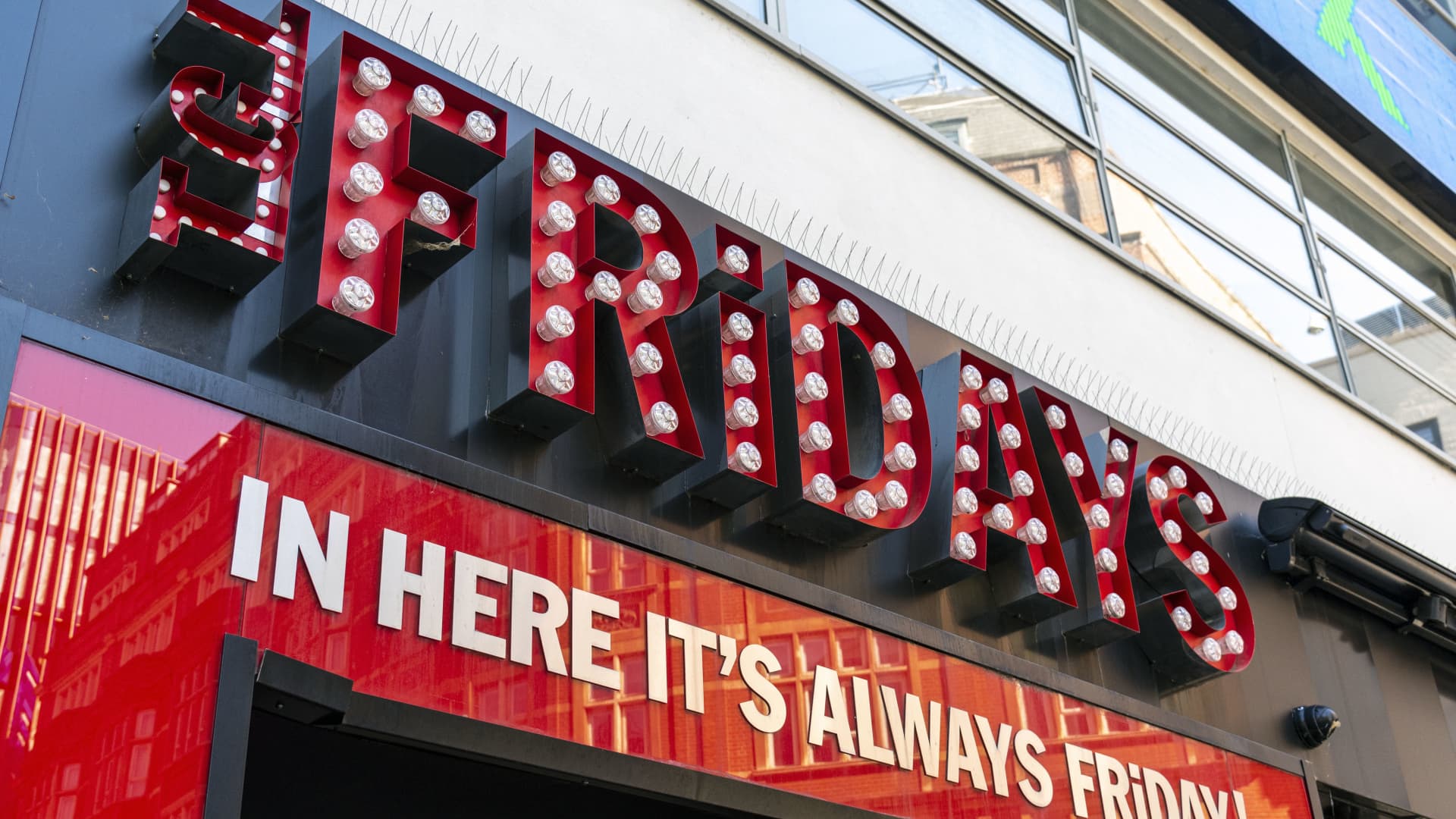 Featured image for TGI Fridays Merges with U.K. Franchisee, Goes Public on London Stock Exchange