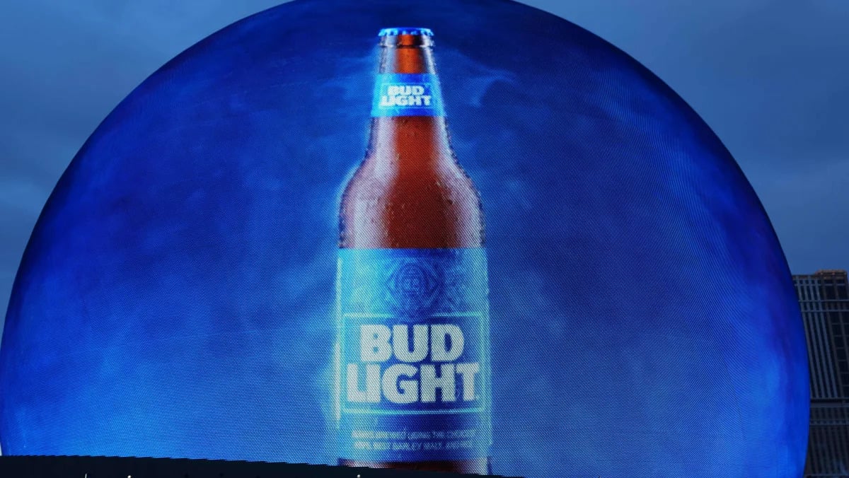 Featured image for Altria Plans $2 Billion Sale of AB InBev Stock