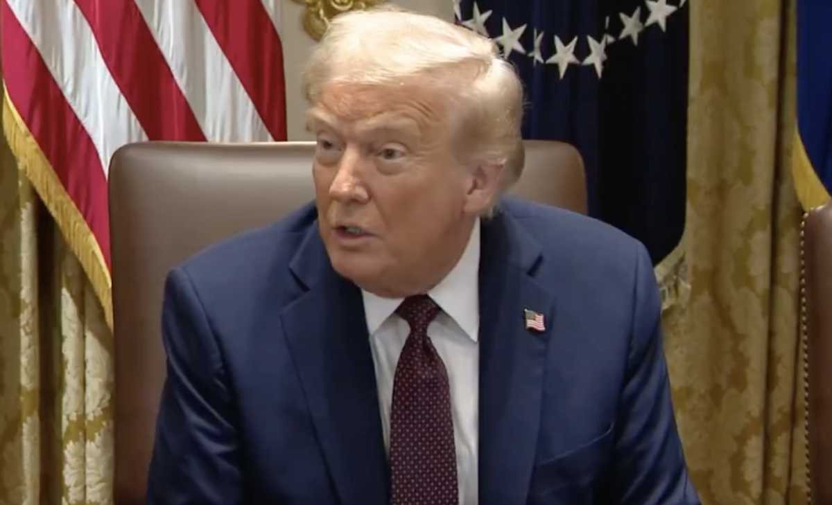 Featured image for Trump Criticizes NFL's Safety Rules and Strategy Changes