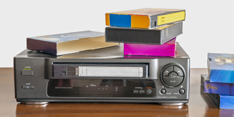 Featured image for "AMC Settles $8M Class Action Lawsuit Over Meta Pixel Violation"