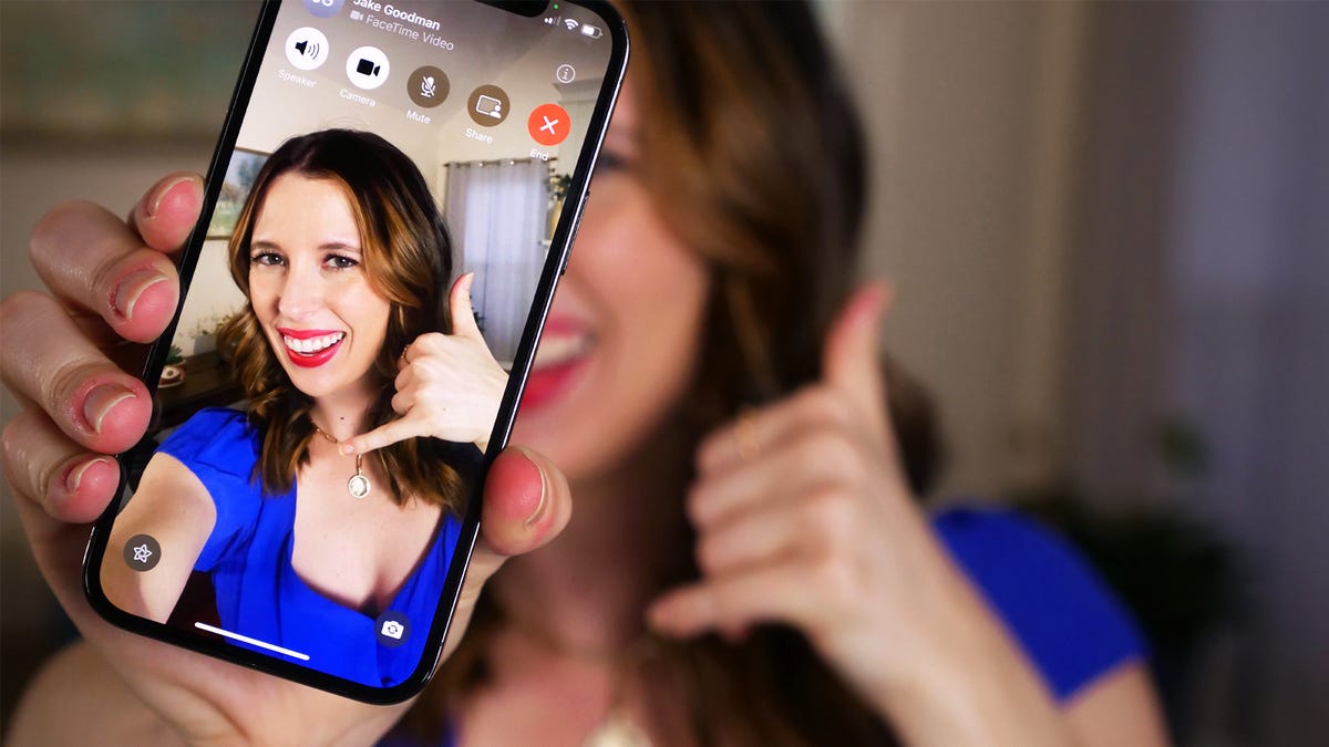 Featured image for "Apple's iOS 17 Introduces Real-Time Voicemail Experience"