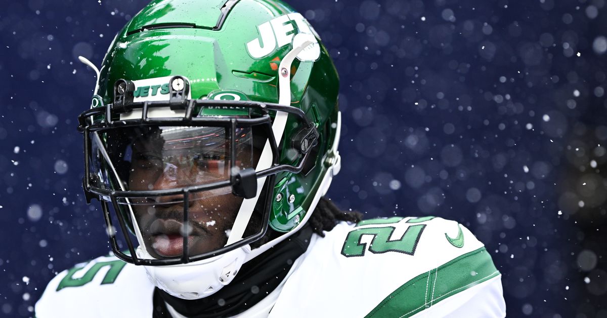 Featured image for 49ers Bolster Backfield Amid Injury Woes with Abanikanda and Vaughn