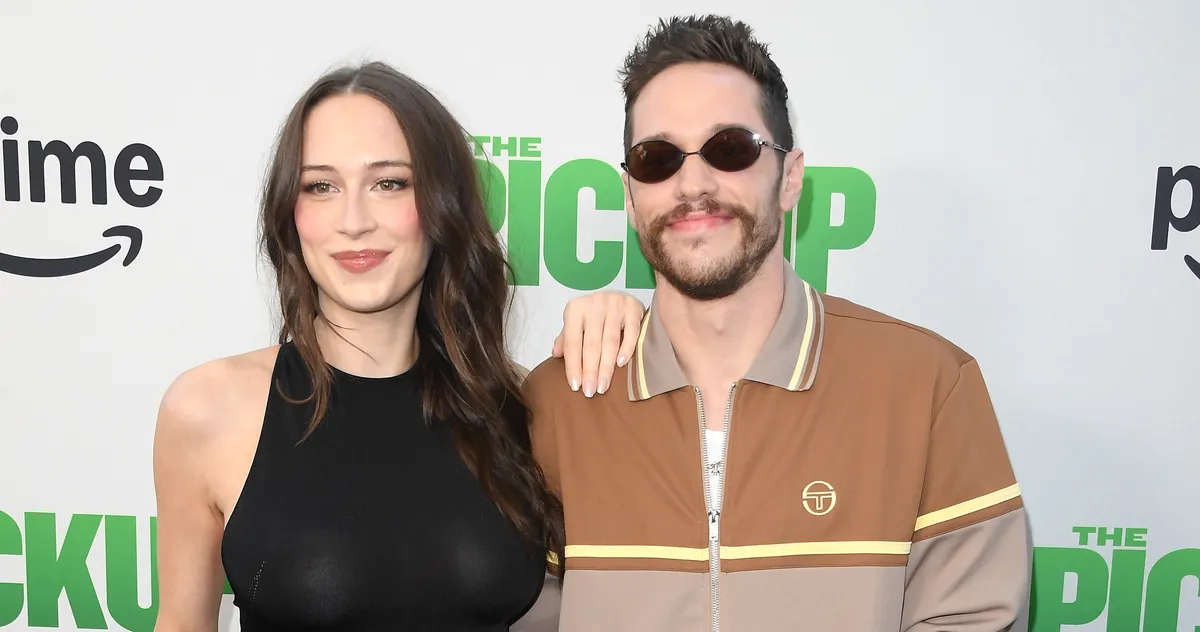 Featured image for Pete Davidson and Elsie Hewitt Welcome Their Baby Girl