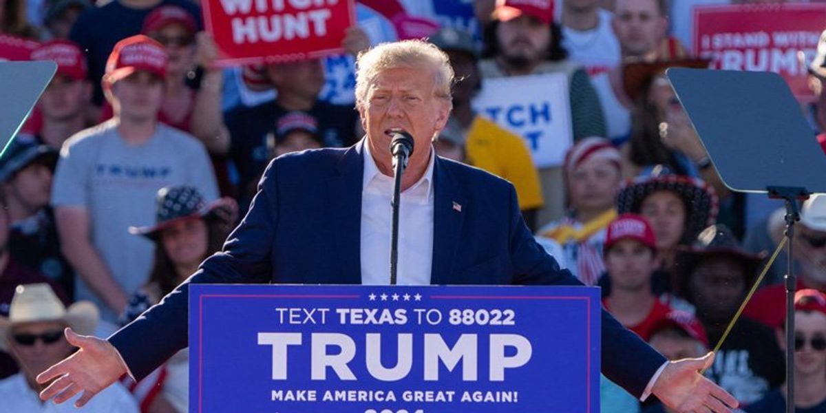 "Trump Energizes Iowa Crowd, Urges Supporters to Vote Despite Poll Leads"