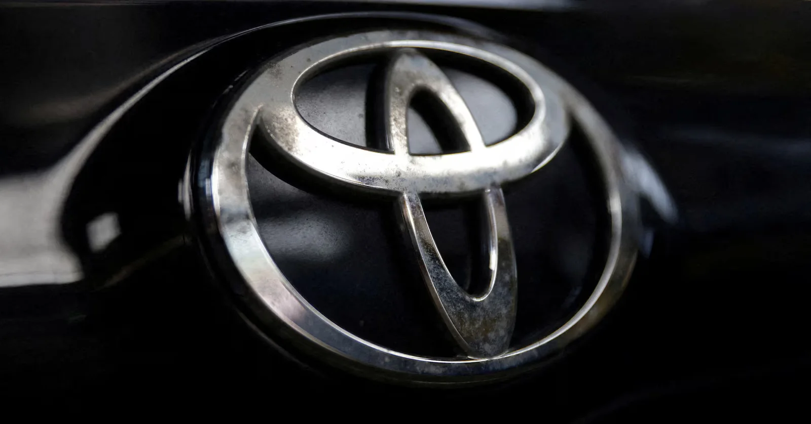 Toyota recalls 162,000 U.S. vehicles over faulty infotainment display