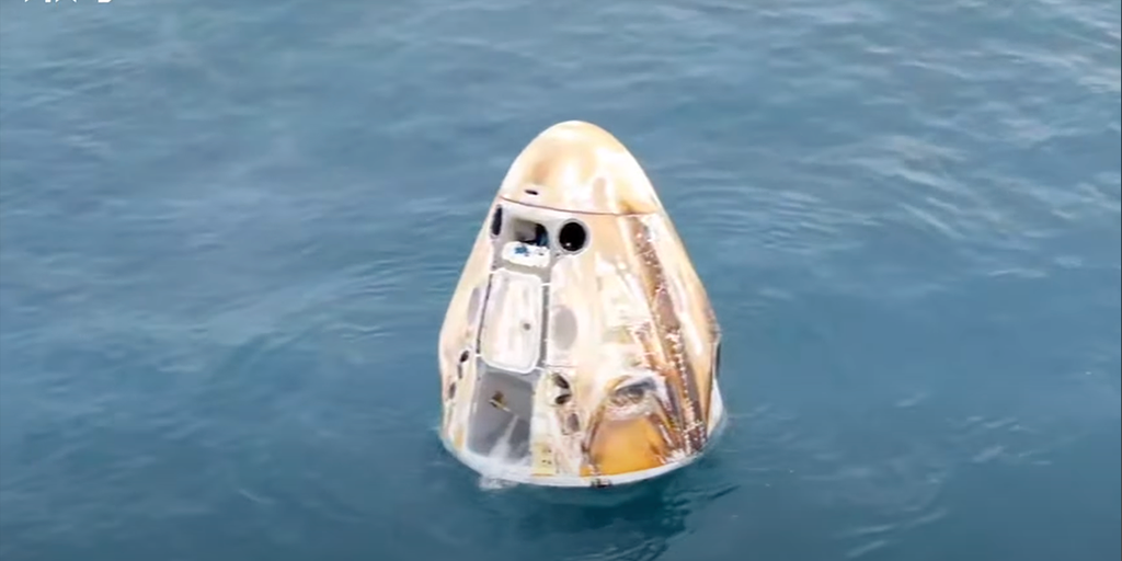 Featured image for "SpaceX Ax-3 Astronaut Crew's Dramatic Splashdown Off Florida Coast"