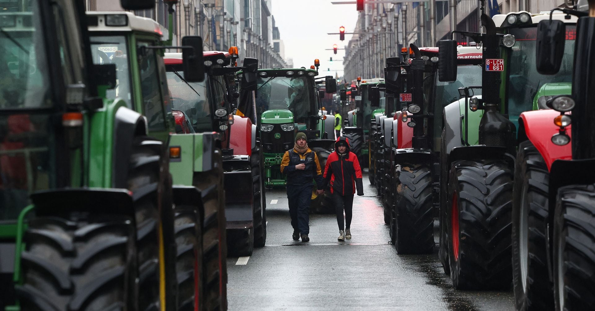 Featured image for European Farmers Rally for Action, Confront Ministers and Police