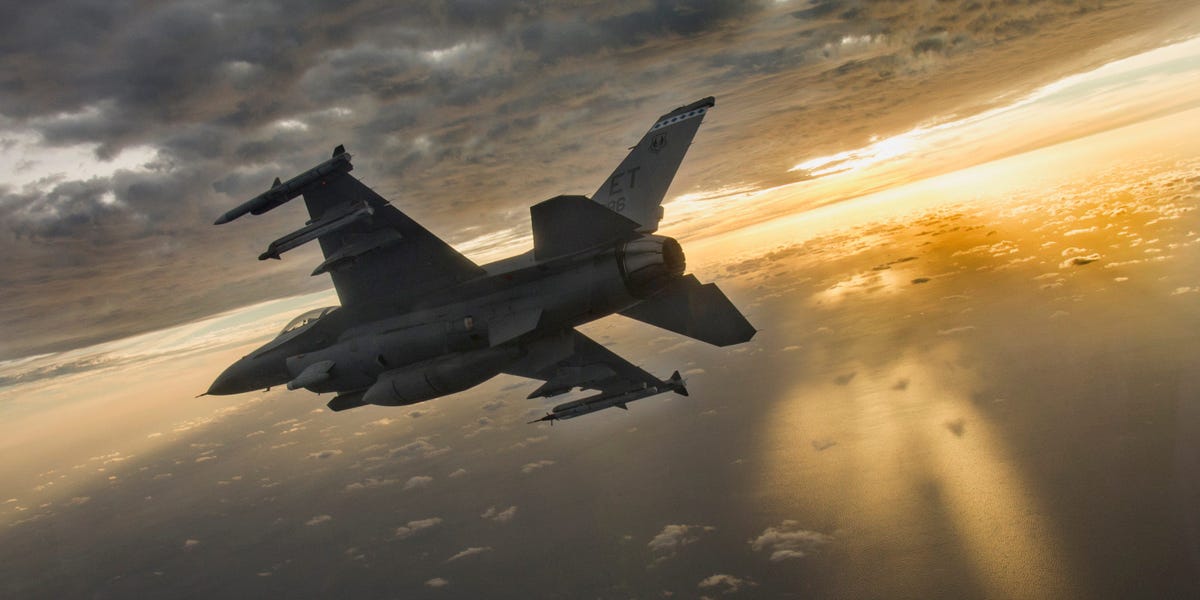 Ex-Fighter Pilot Claims F-16s Defenseless in Ukraine.