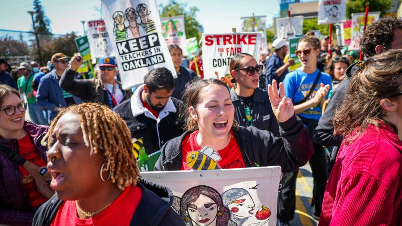 Tentative agreement ends Oakland teacher strike.