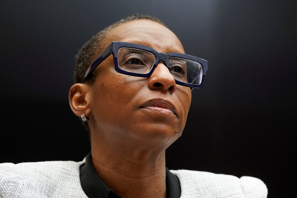 "Pressure Mounts on Harvard President Amid Antisemitism Controversy"