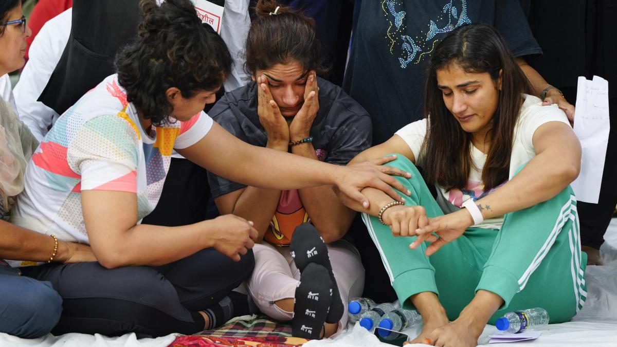 Wrestlers' Protests Gain Support from Sports Icons and Legal Action Urged