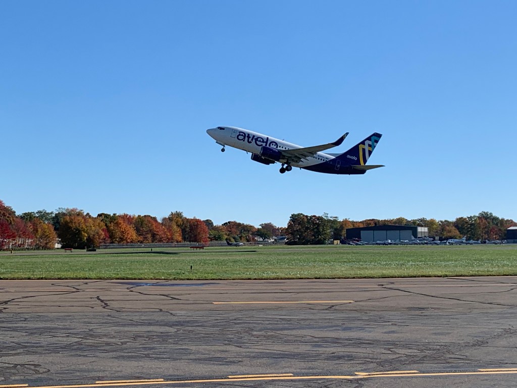 Featured image for Avelo Airlines Expands Nonstop Routes from Connecticut and Florida.
