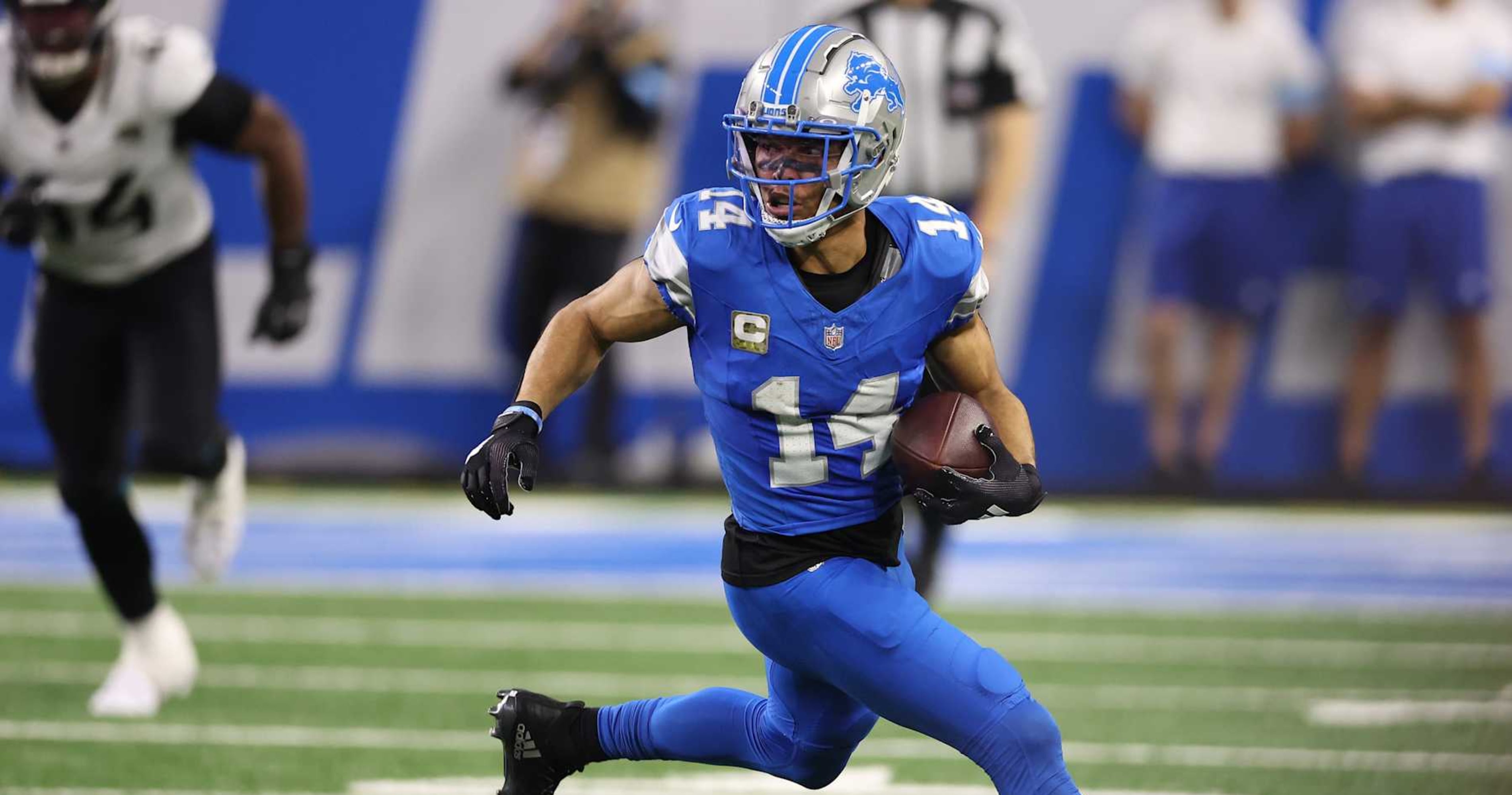 Featured image for Week 13 Fantasy Football: Start 'Em, Sit 'Em Guide and Sleepers