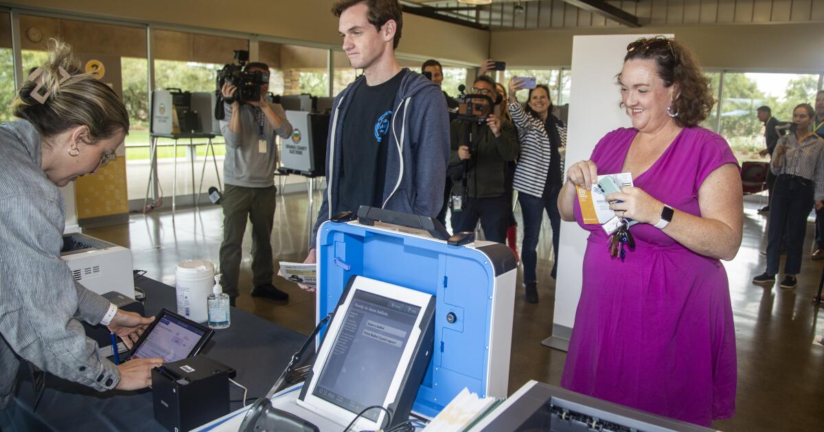 "California Senate Race Intensifies as Candidates Make Final Super Tuesday Pitch"