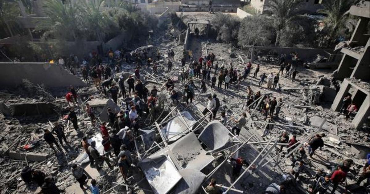 Hamas Threatens Hostages as Israeli Forces Advance in Gaza; Israel Denies Forced Displacement