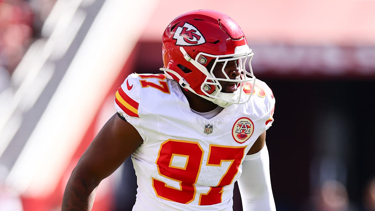 Featured image for Chiefs' First-Round DE Anudike-Uzomah Lands on IR, Ending Season
