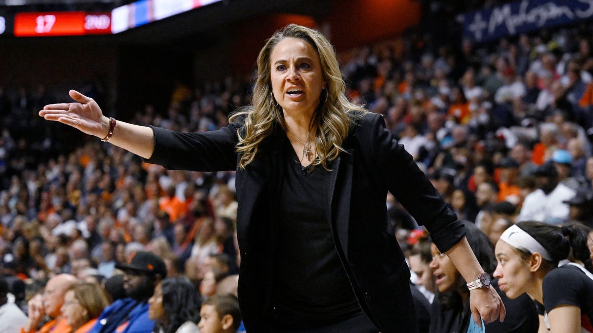 Featured image for Becky Hammon Suspended by WNBA for 2 Games.