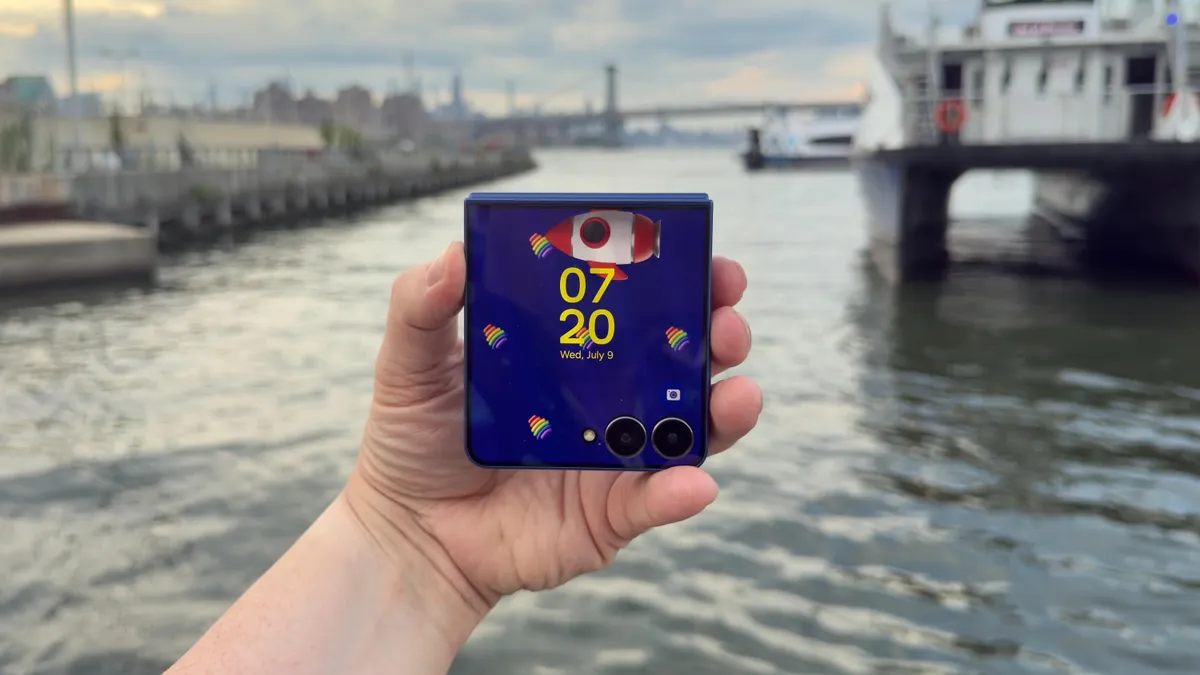 Featured image for Galaxy Z Flip 7: Ultra-Thin Yet Surprisingly Durable