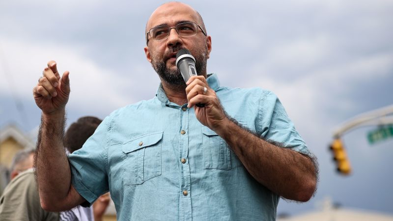 Featured image for Muslim NJ Mayor Denied Entry to WH Eid Reception by Secret Service