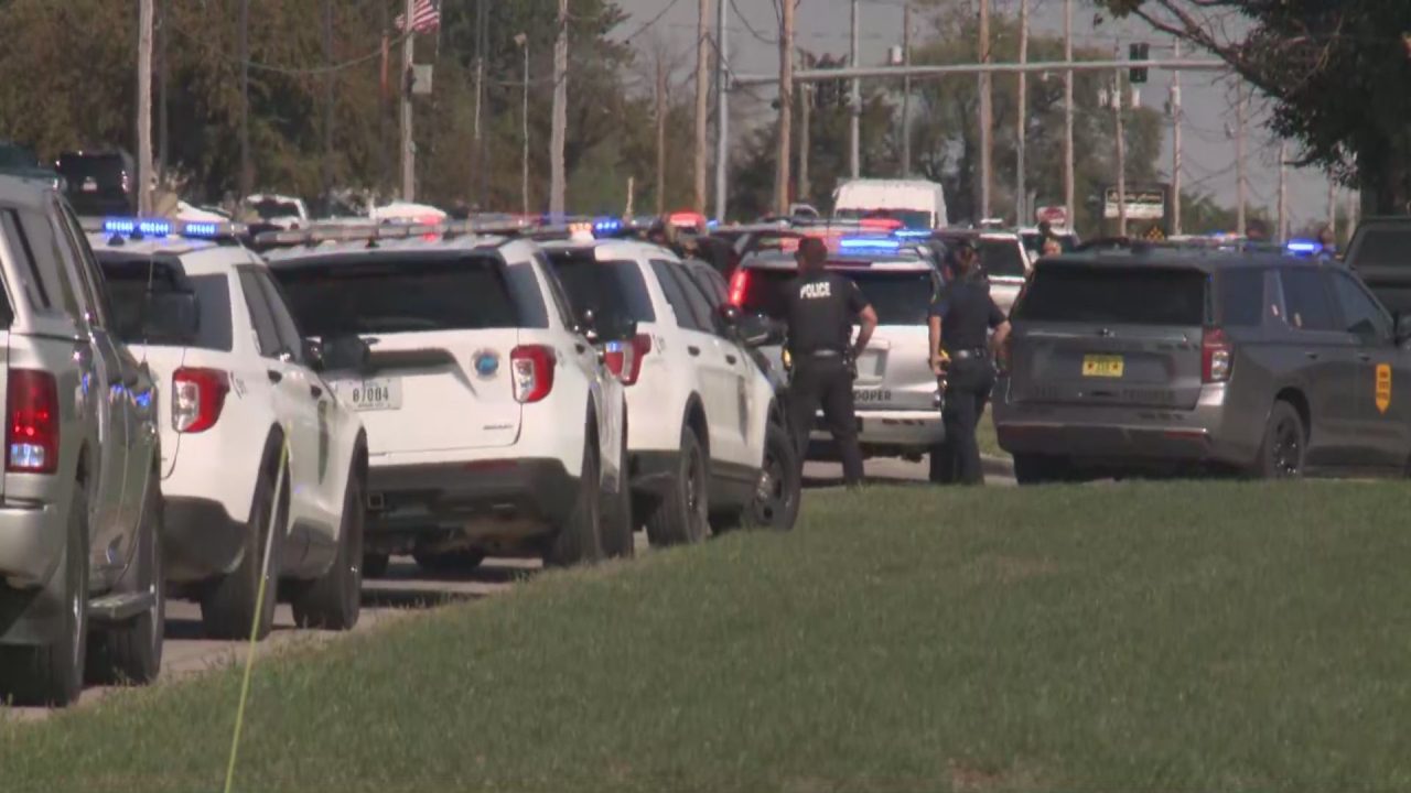 Featured image for Suspect Fires Shots at Deputy, Triggers Standoff in Northeast Des Moines