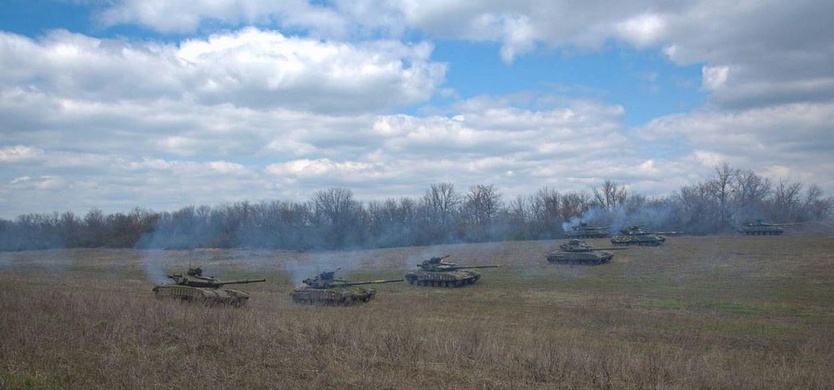 "Ukrainian Troops Launch Strategic Offensive, Severing Bakhmut's Supply Lines"