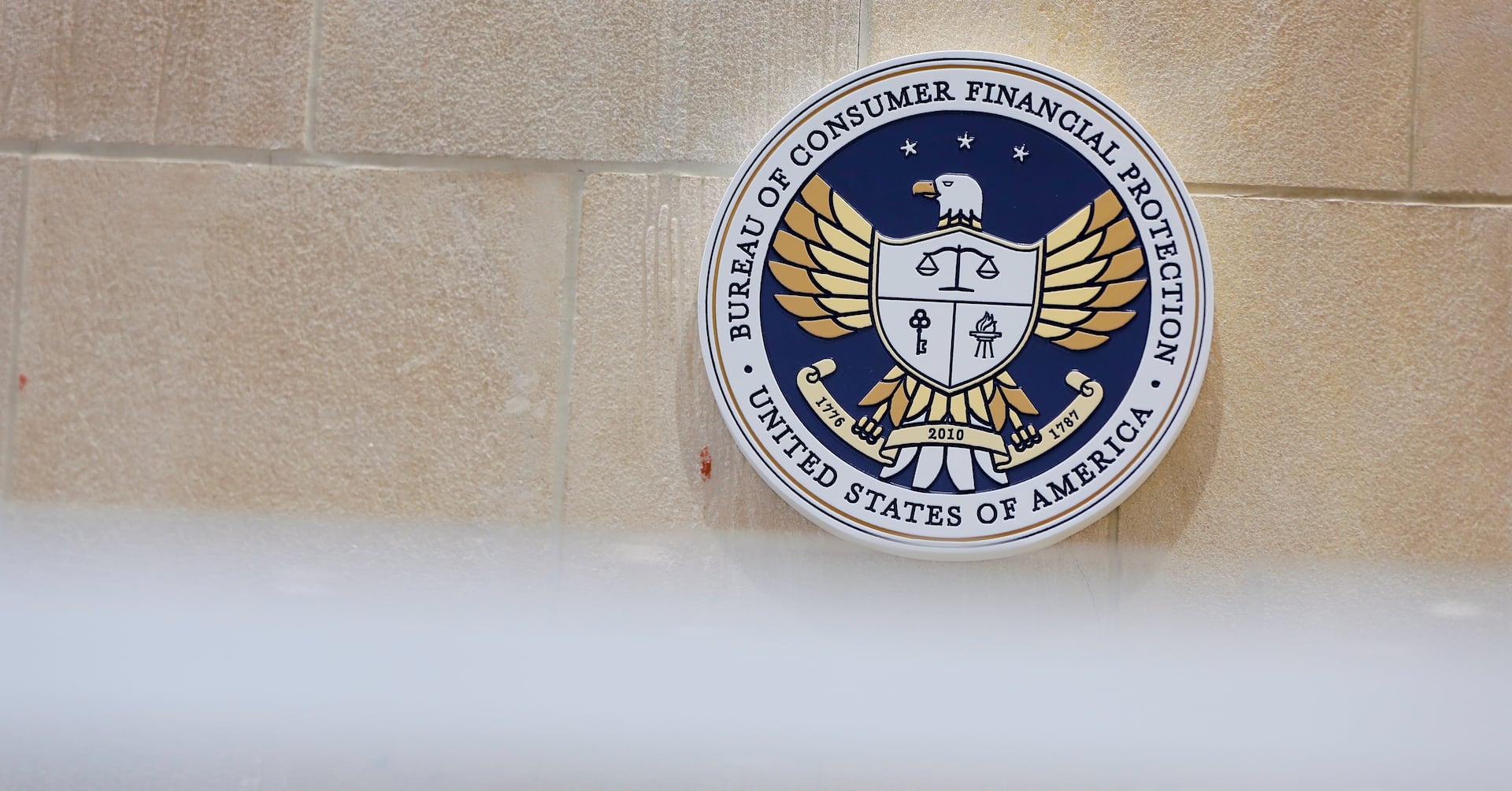 Featured image for "Texas Judge Transfers Credit Card Fee Lawsuit to Washington, D.C. Amid Biden Administration's Push for Fee Caps"