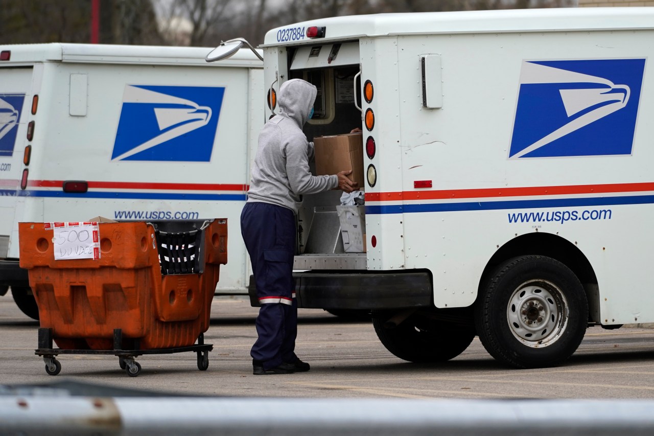 Easter Weekend 2023: Store and Mail Delivery Hours