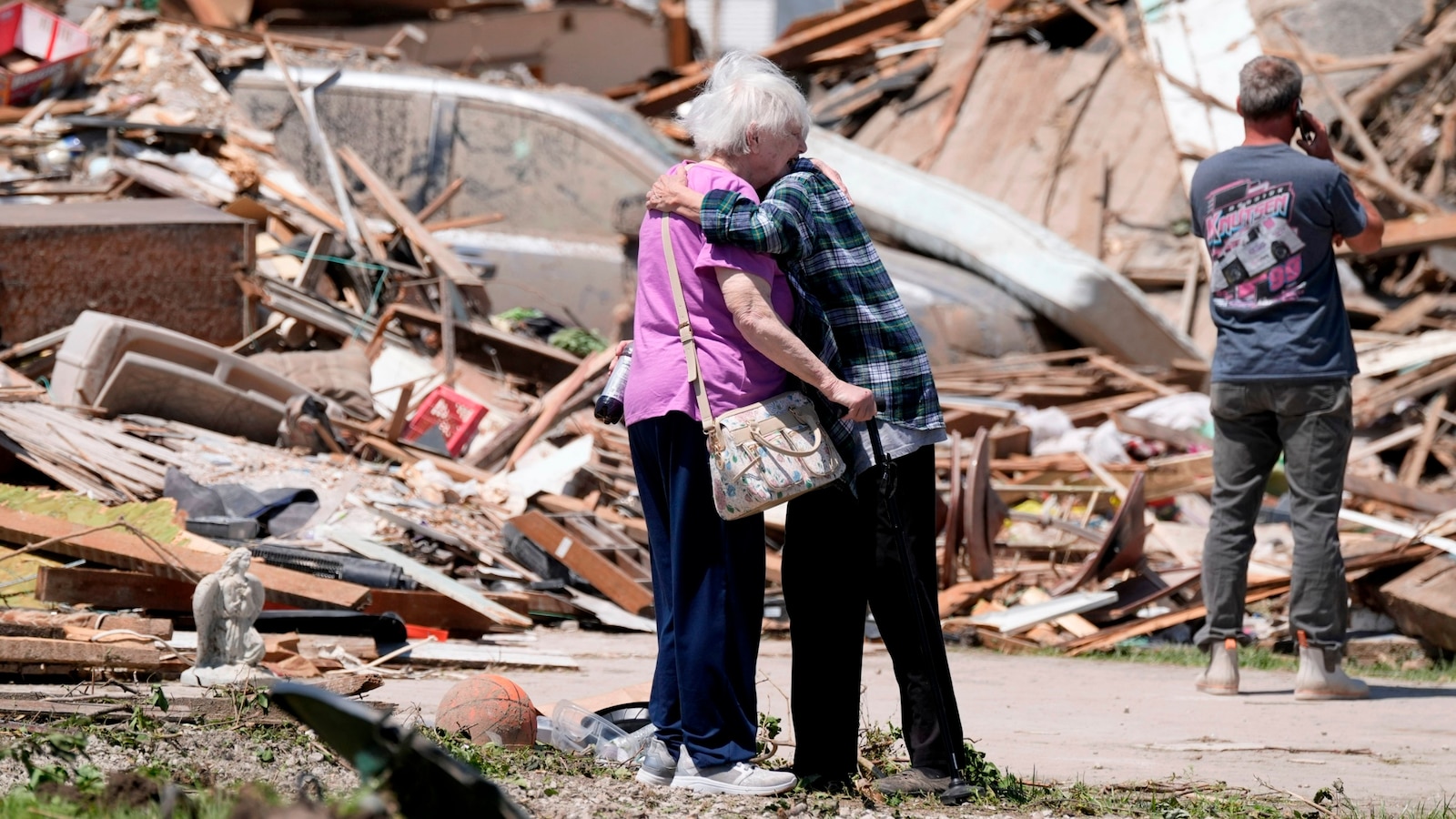 Severe Weather and Tornadoes Threaten Holiday Travel This Weekend