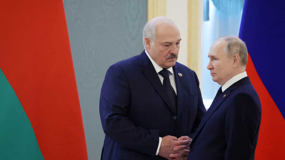 Belarus President Lukashenko hospitalized after meeting with Putin, alleged poisoning suspected.