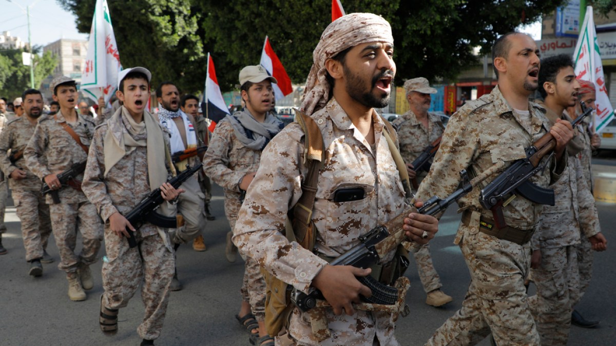 Houthis Attack US Carrier Following Deadly US-UK Strikes in Yemen