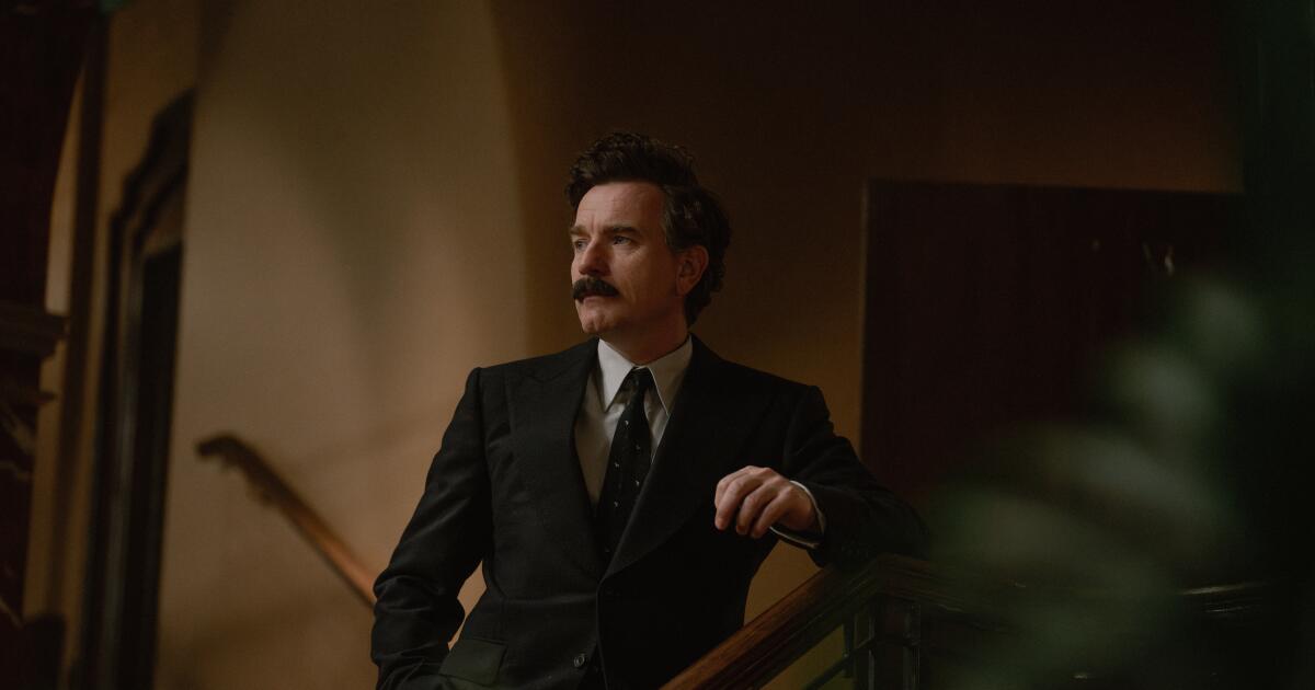 Ewan McGregor and Mary Elizabeth Winstead Shine in 'A Gentleman in Moscow'