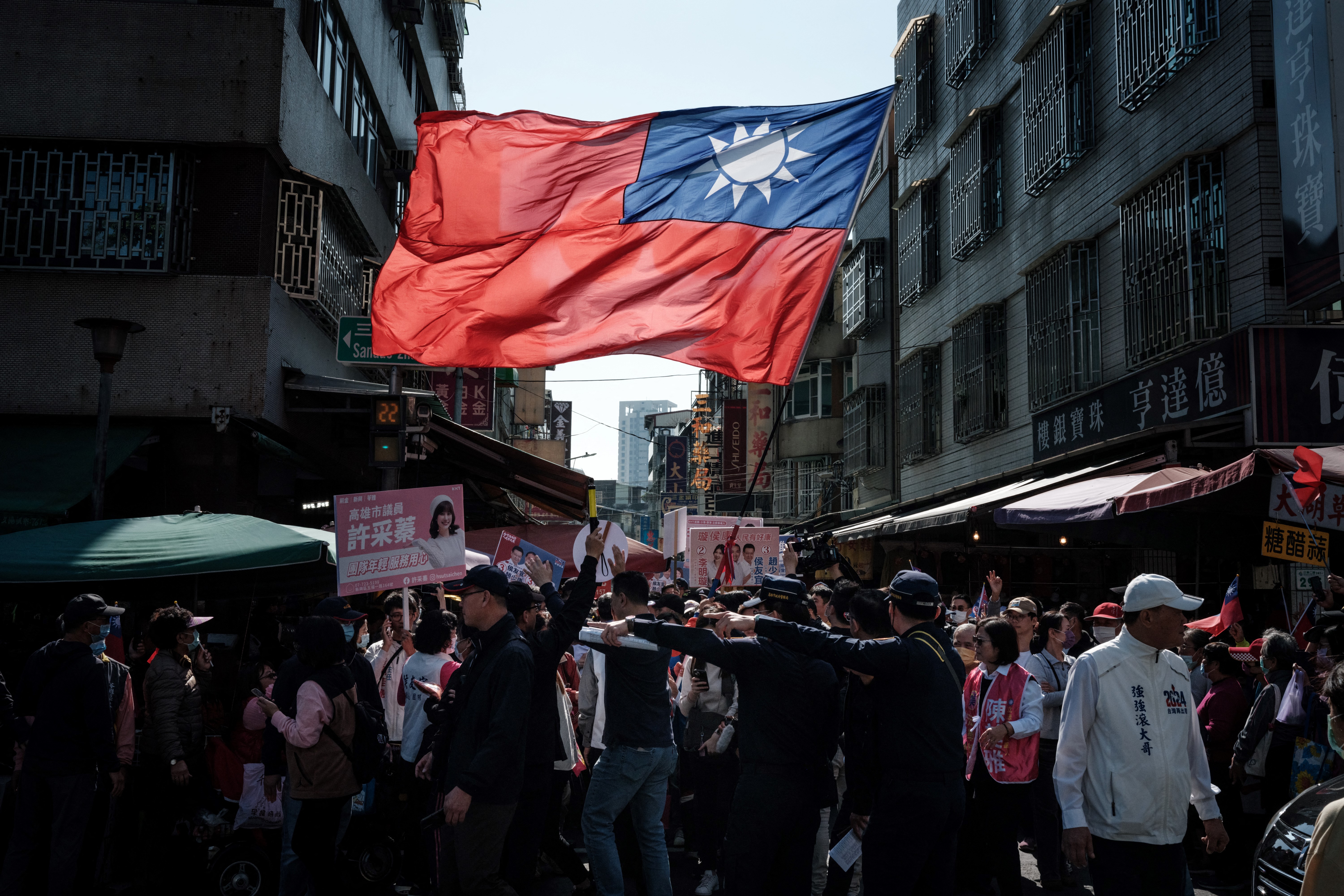 "Taiwanese Soldier's Sacrifice in Ukraine Raises Concerns About China's Intentions"