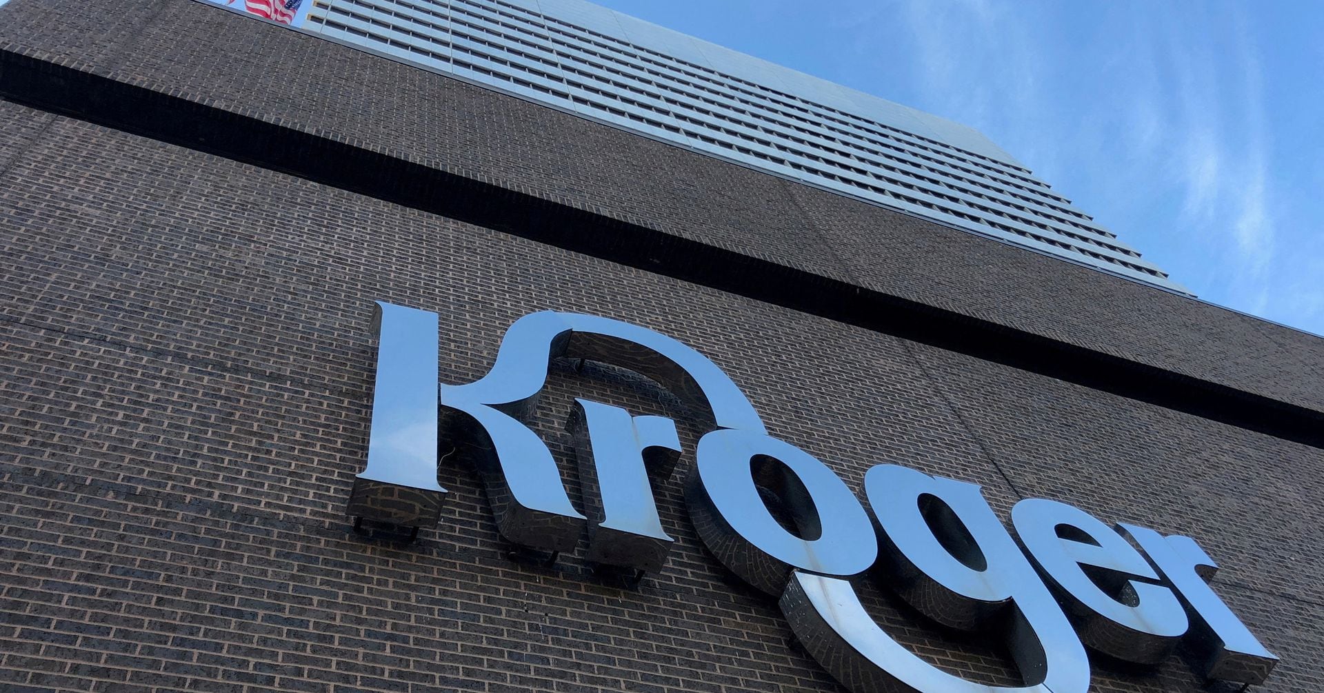 Featured image for "States Delay Kroger and Albertsons Merger Deals"