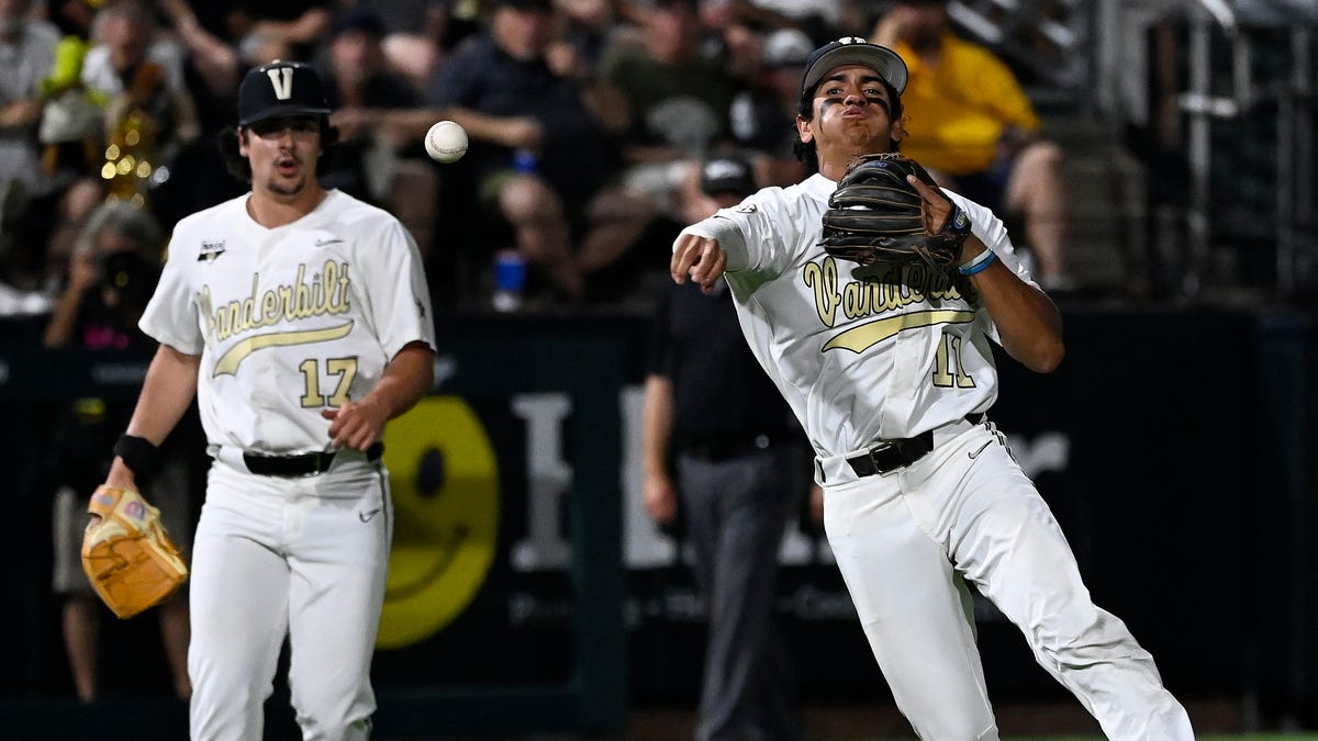 Featured image for Nashville Regional Baseball Updates: Vanderbilt vs. Oregon and Xavier.