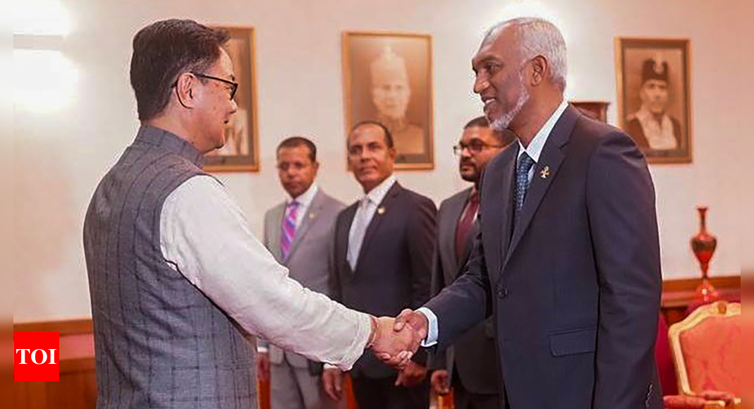 "Maldives President Seeks Indian Military Withdrawal, Negotiations Underway for Chopper Solution"