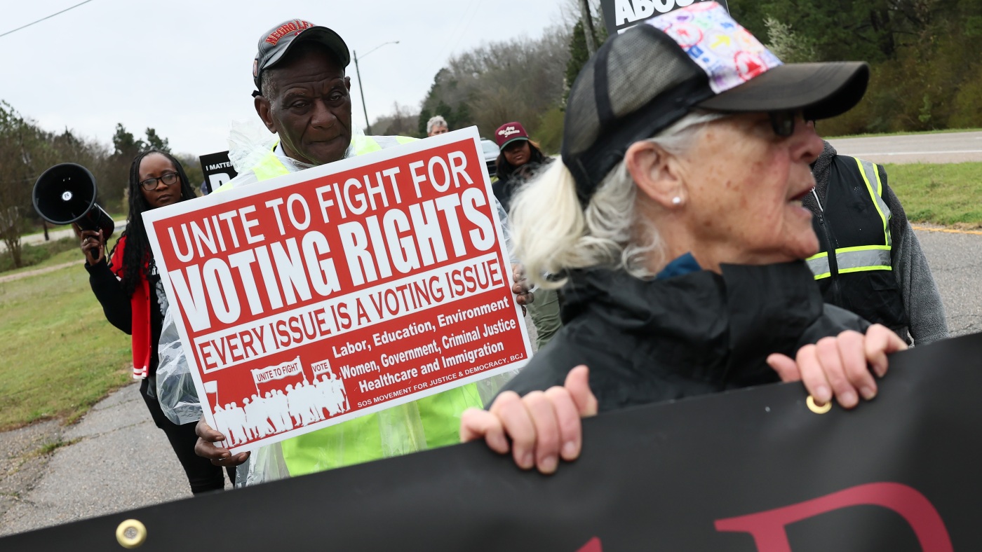 Featured image for Supreme Court delays decision on Louisiana voting maps, impacting House races