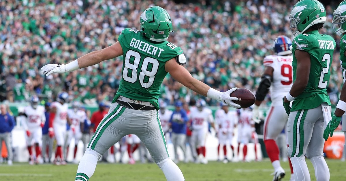 Featured image for Eagles Secure Rare Win Over Giants Without A.J. Brown