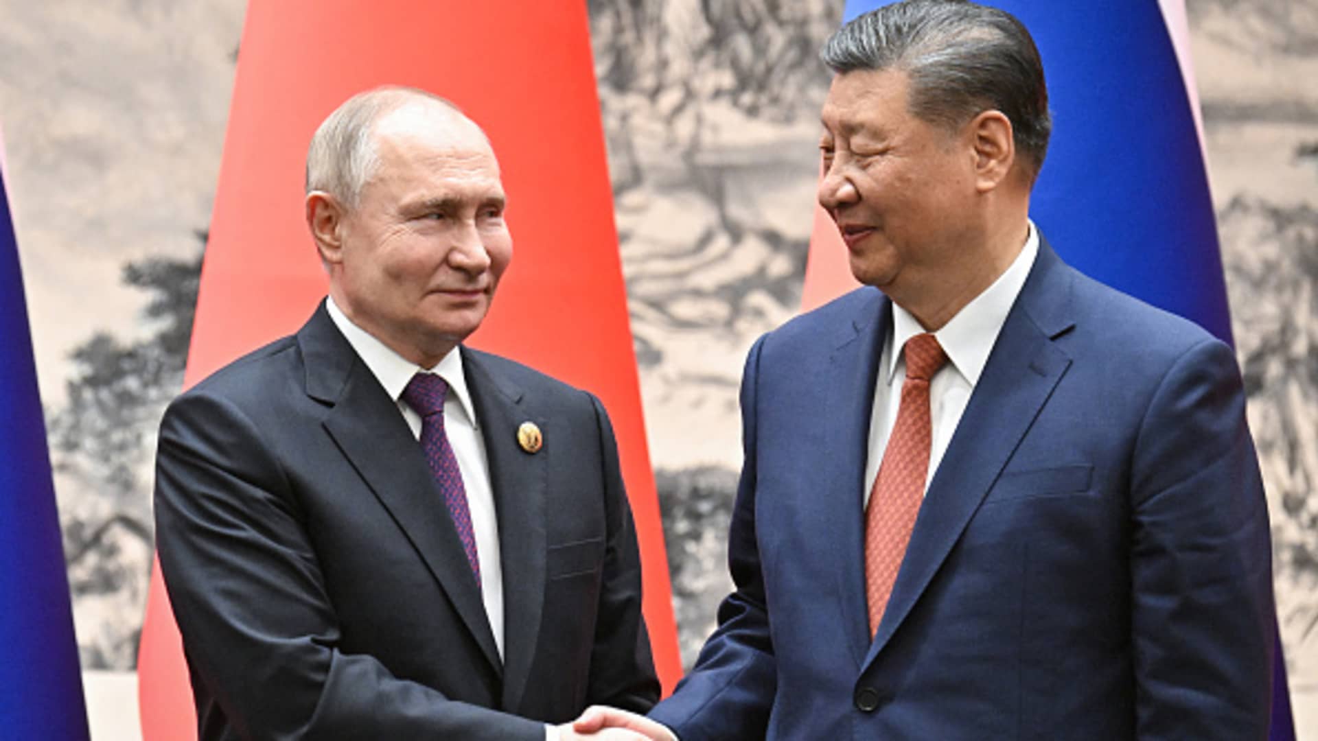 Featured image for Russia and China Sign Major Gas Pipeline Deal Amid Western Supply Concerns