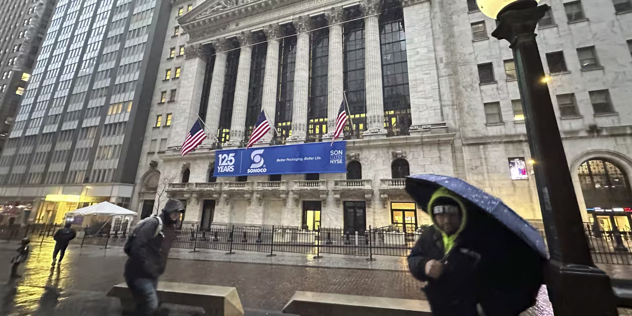 "Inflation Concerns Rattle Stock Market: Dow Jones Wobbles, Fed Rate Cut Timing in Focus"