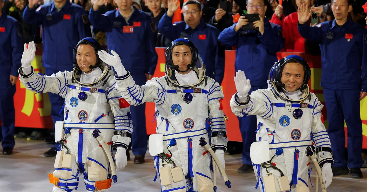 Featured image for China launches Shenzhou 21 mission with crew and mice to space station