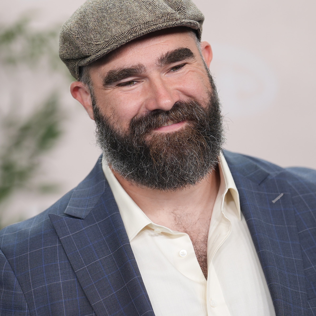 Featured image for Taylor Swift and Travis Kelce's Romance Revealed in New Interviews