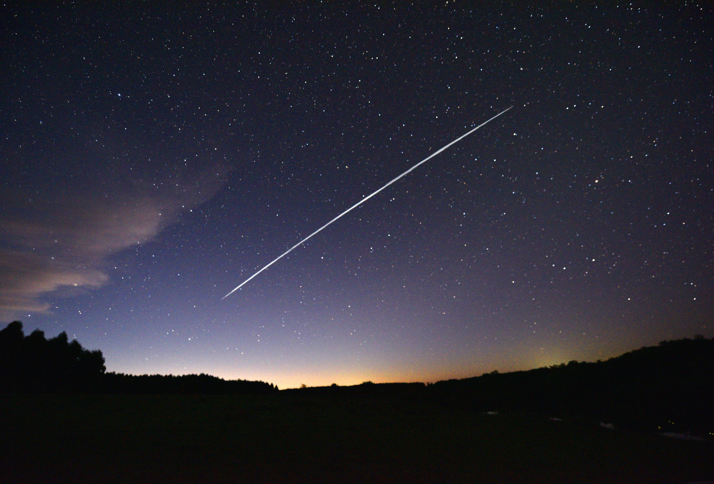 "Ukraine's Accusations: Russian Military Deploys Starlink Terminals in Warfare"