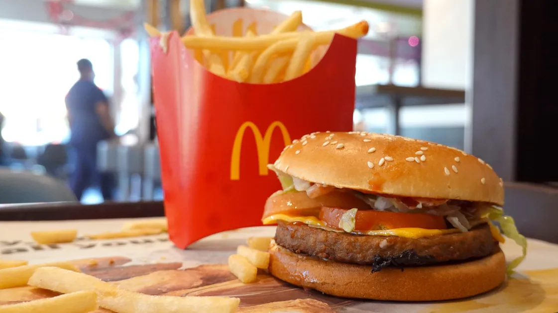 Featured image for Nutritionists Reveal Whether They Allow Their Kids to Eat McDonald's
