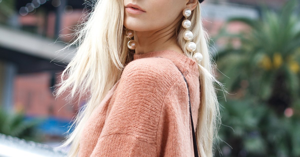 Featured image for "Peach Fuzz: Pantone's 2024 Color of the Year Inspires Fashion and Beauty Trends"