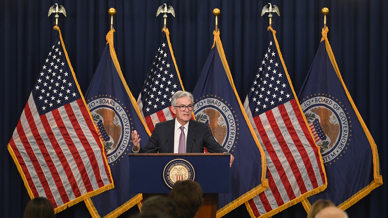 "Anticipating the Fed: Insight into Interest Rate Cut Timeline and Expectations"